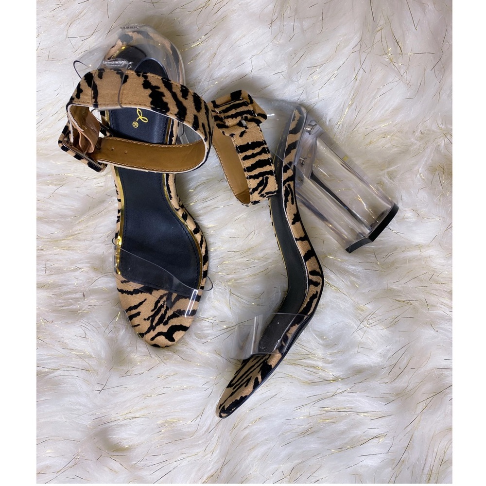 ✨Heel Sandals✨
